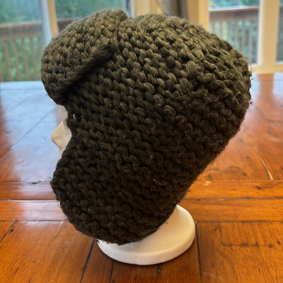 Thick knit ear flip hat - Picture 3 of 4